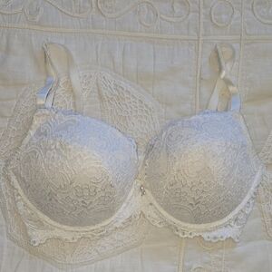 Smart & Sexy Elegant Lace Underwire Bra - White